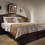 Kanuni Kervansaray Historical Çeşme
