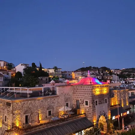 Hotel Kanuni Kervansaray Historical Cesme
