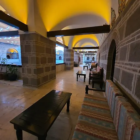 Kanuni Kervansaray Historical Отель Кешме