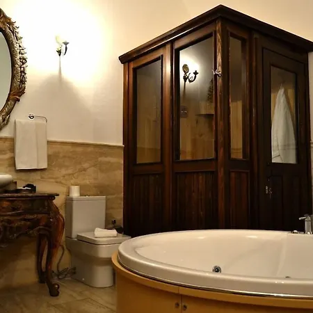 Kanuni Kervansaray Historical Кешме