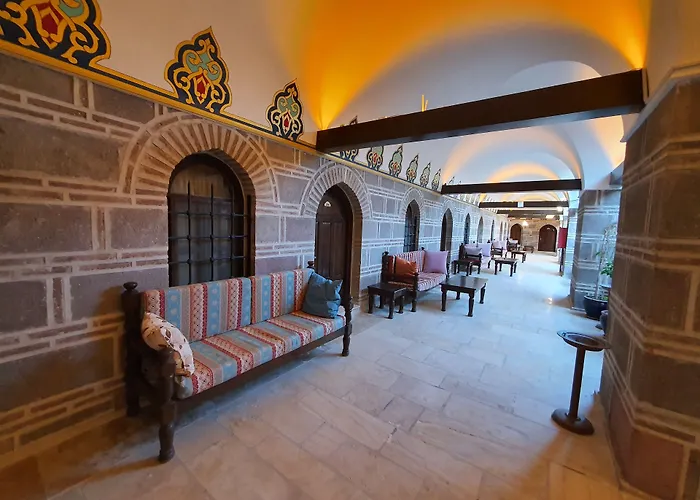 Kanuni Kervansaray Historical Hotel Çeşme