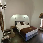 Kanuni Kervansaray Historical Hotel Çeşme