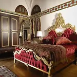 Kanuni Kervansaray Historical Hotel Çeşme