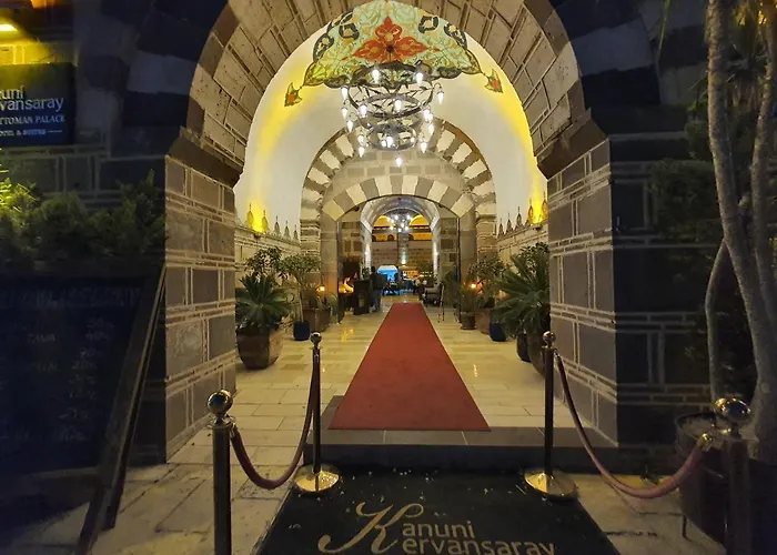 Hotel Kanuni Kervansaray Historical Çeşme
